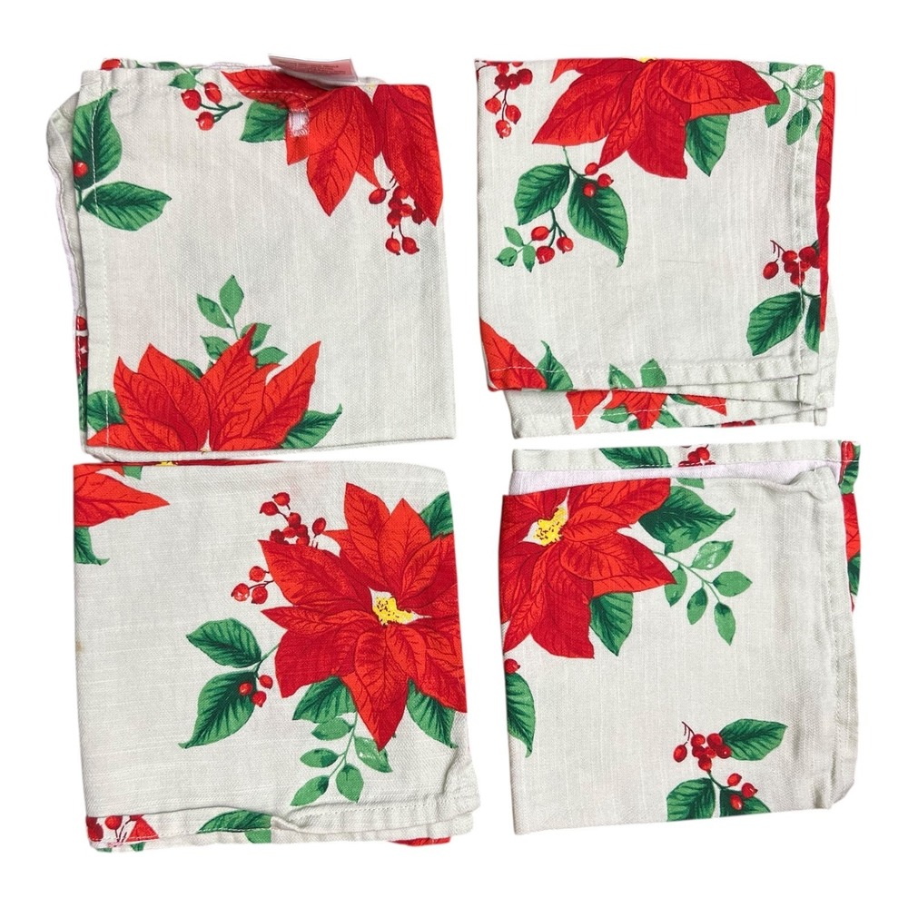 Christmas Poinsettia Cloth Napkins – Set of 4 – 100% Cotton (One Minor Flaw)